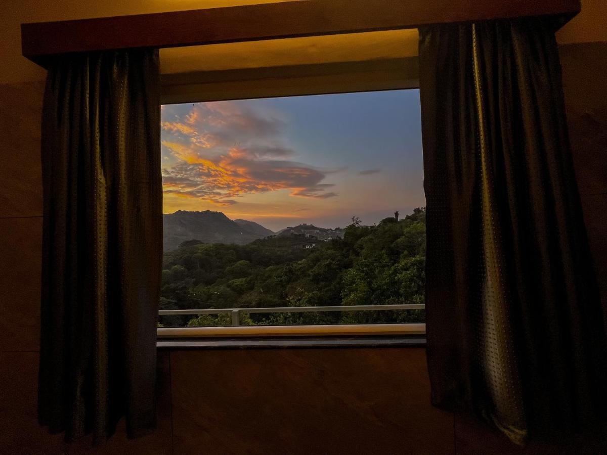 Green Palace Resort Vagamon Exteriör bild